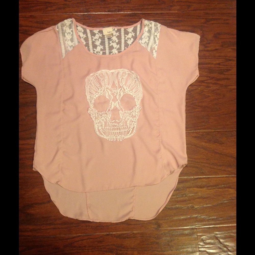 Daytrip skull top. Size S.